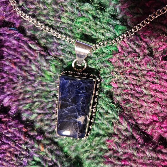 Sodalite, gemstone rectangle, pendant necklace, silver plate & chain, new - Picture 2 of 5
